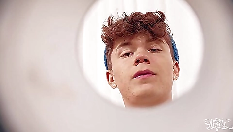 Jayne Calloway Gets Aroused By Her Bf And Sneakily Offers Him Her Tight Asshole